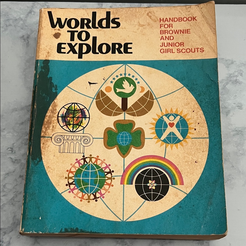 VINTAGE GIRL SCOUTS BOOK Worlds to Explore Handbook